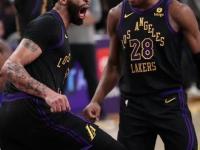 开云体育在线-湖人大胜国王，詹姆斯图塔岛带刀砍27分