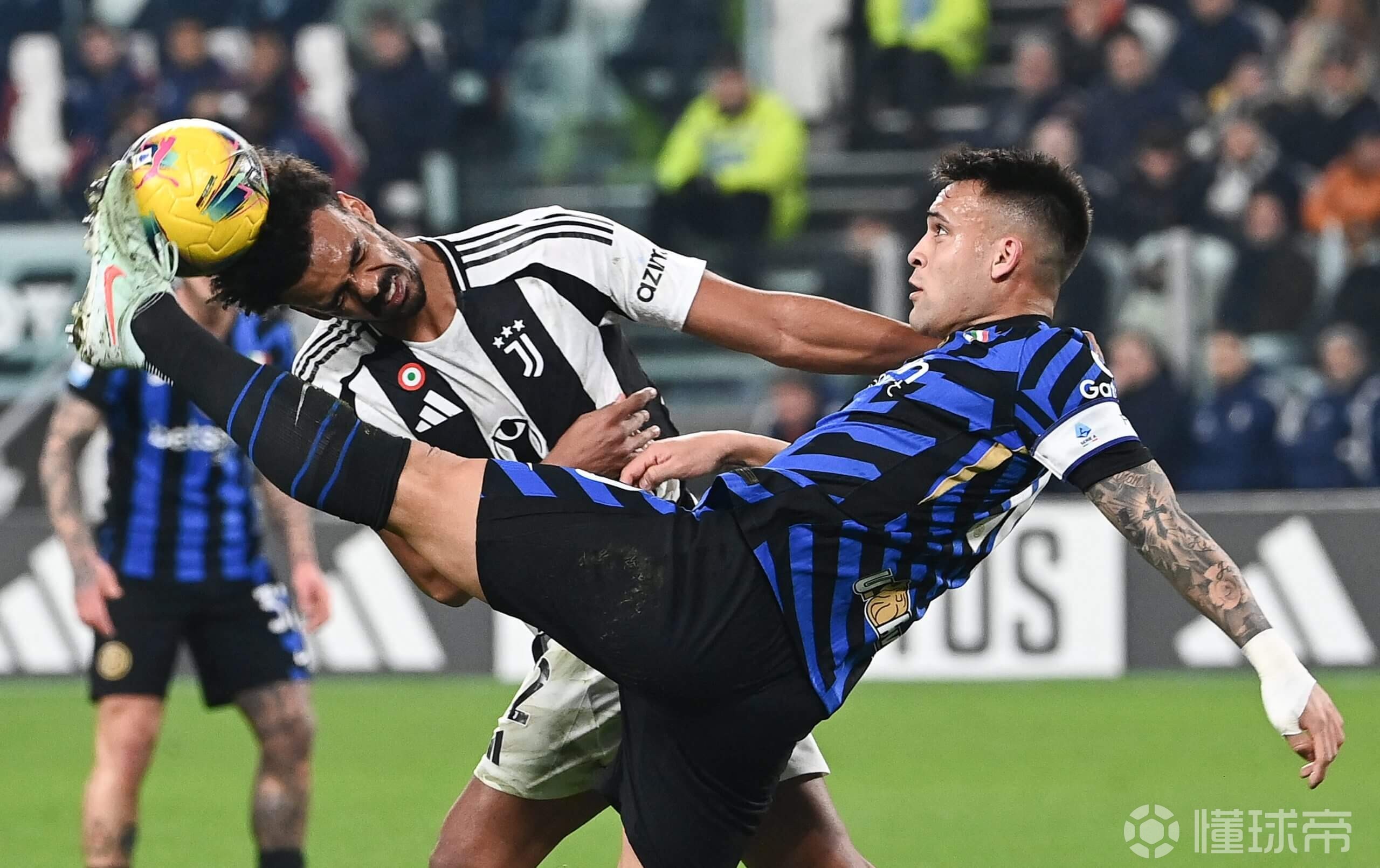 尤文图斯中场又添新援,球队实力大增 尤文图斯中场又添新援,球队实力大增