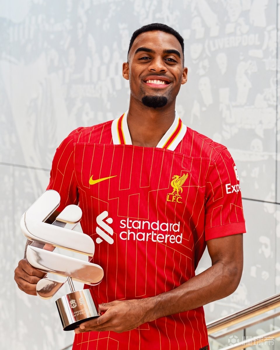 利物浦球员表现出色,为球队赢得胜利 利物浦球员表现出色,为球队赢得胜利