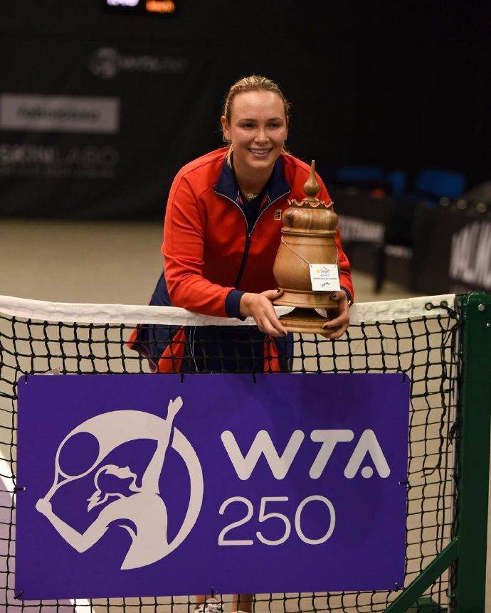 包含西亚名将表现出色,笑到最后的词条 包含西亚名将表现出色,笑到最后的词条