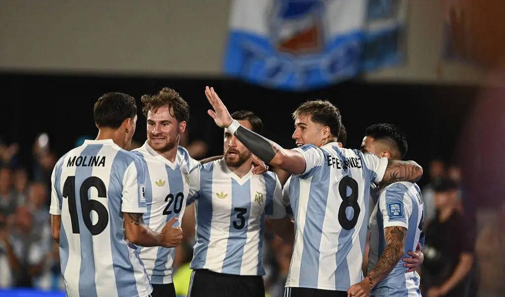 阿根廷球员备战决赛,全力以赴 阿根廷球员备战决赛,全力以赴