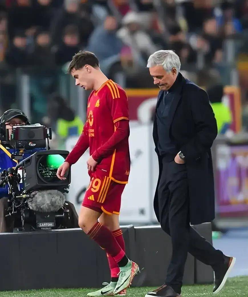 罗马主场战胜佛罗伦萨,保持领先优势的简单介绍 罗马主场战胜佛罗伦萨,保持领先优势的简单介绍