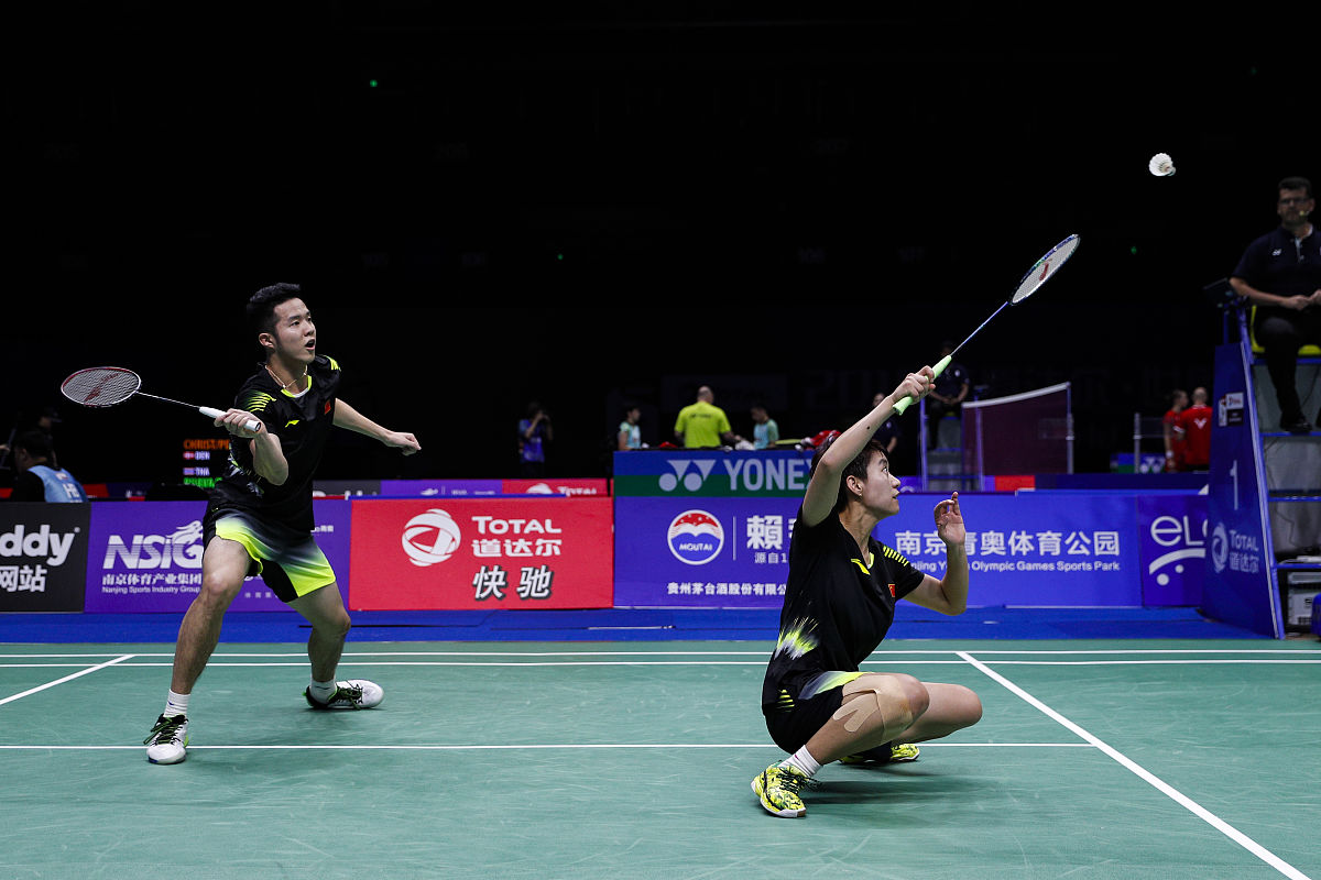 羽毛球双打携手冲冠，合作默契无间的简单介绍