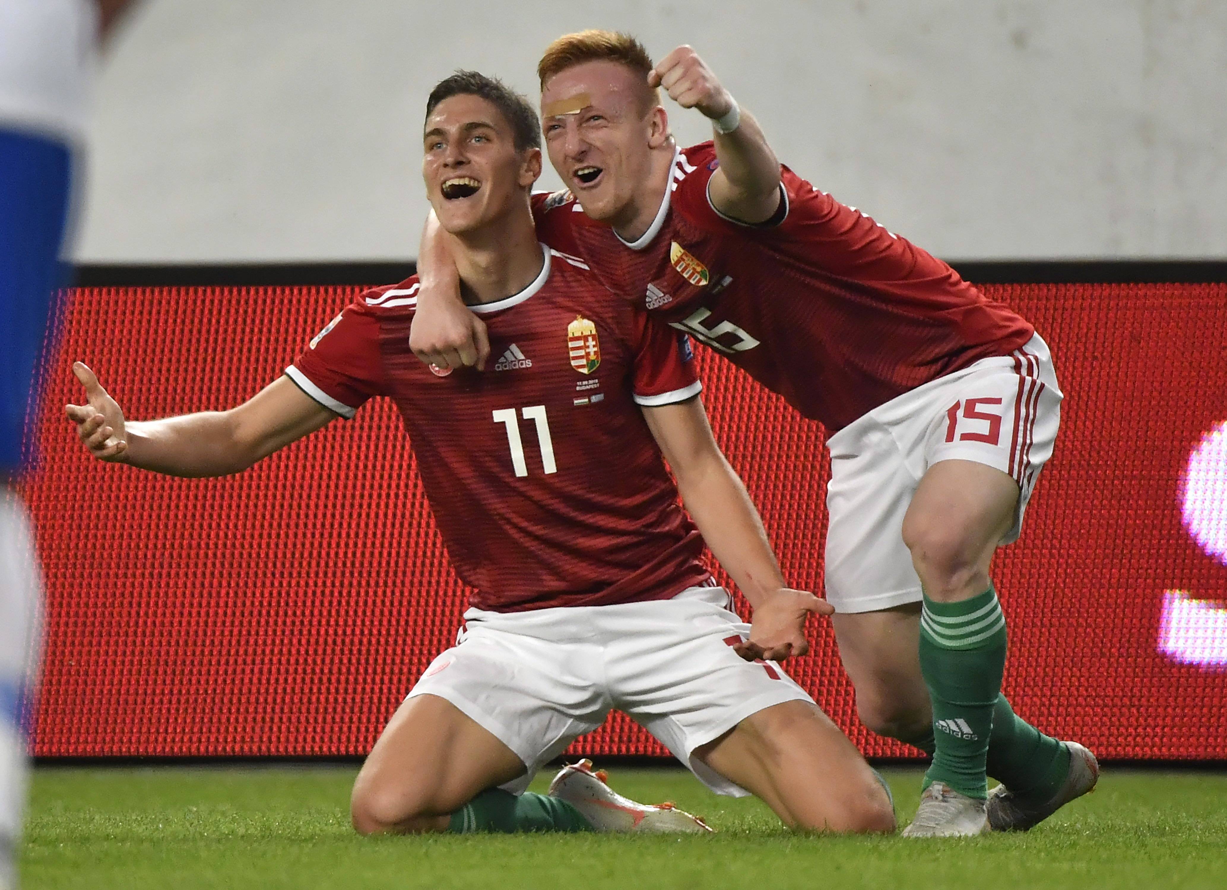 包含瑞士大胜芬兰，夺得欧洲杯小组第一名的词条