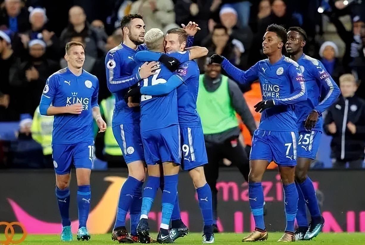 关于足球明星在场内外闪耀,球迷翘首以盼的信息 关于足球明星在场内外闪耀,球迷翘首以盼的信息