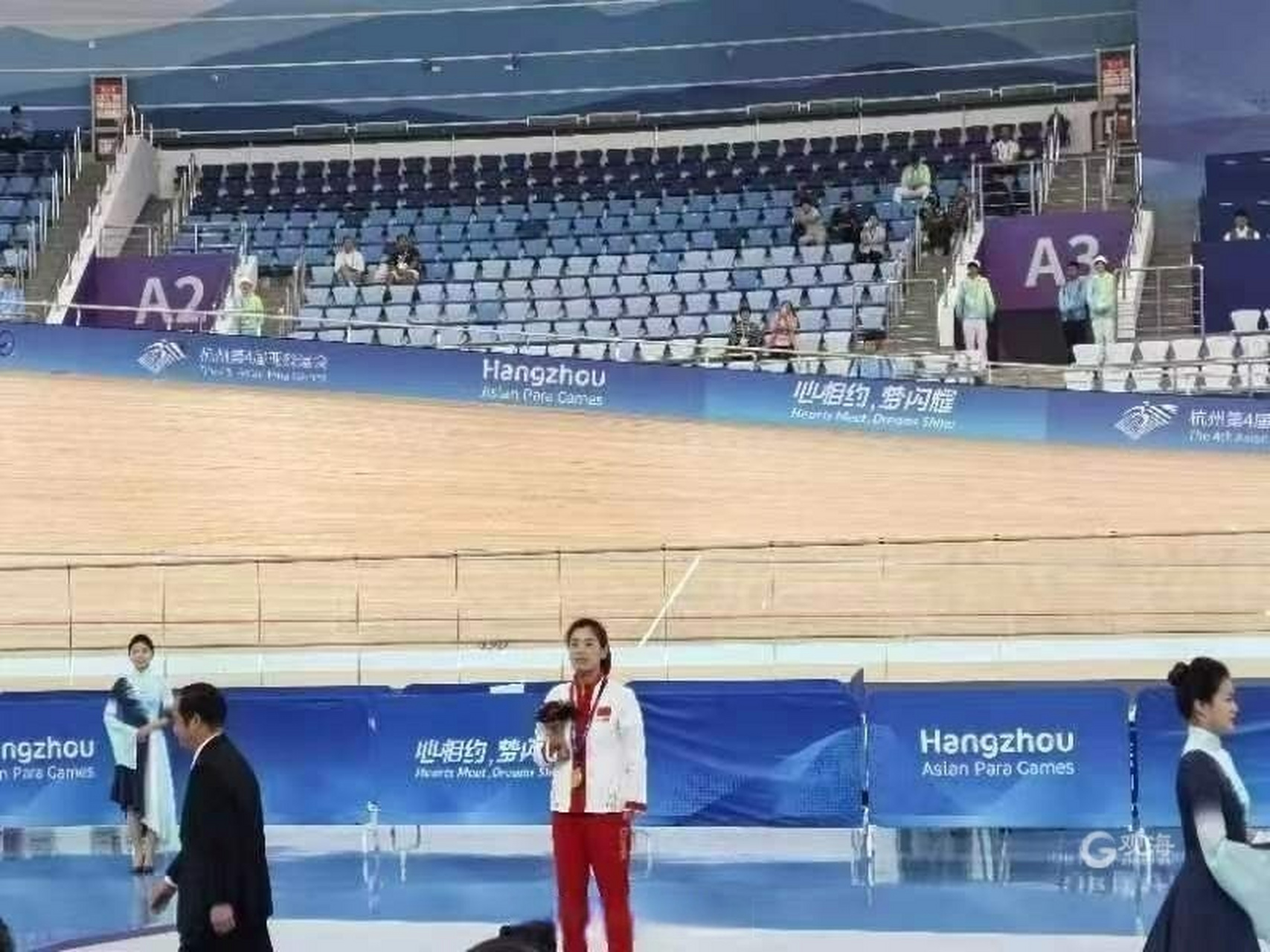 关于荷兰运动员斩获佳绩，表现出色的信息