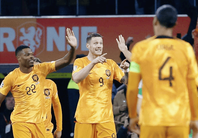 荷兰队决赛前夕,备战战役持续进行 荷兰队决赛前夕,备战战役持续进行