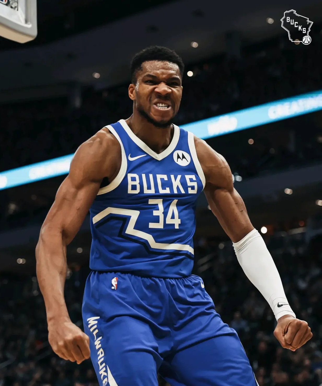 雄鹿队大胜魔术,领先优势愈发明显 雄鹿队大胜魔术,领先优势愈发明显