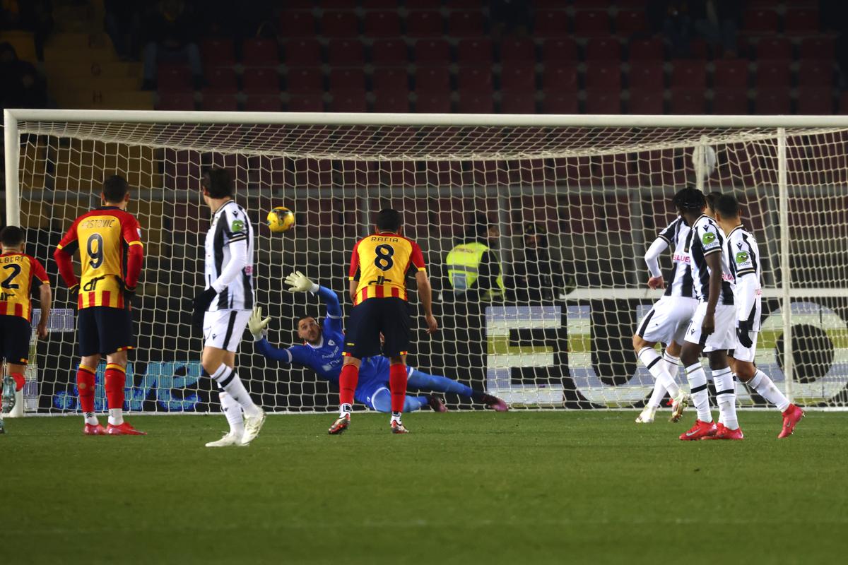 乌迪内斯前锋因伤将缺席几场比赛 乌迪内斯前锋因伤将缺席几场比赛