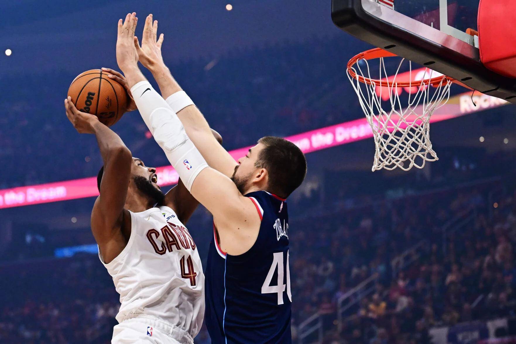 快船遭爵士完胜,米切尔独砍40分夺胜 快船遭爵士完胜,米切尔独砍40分夺胜