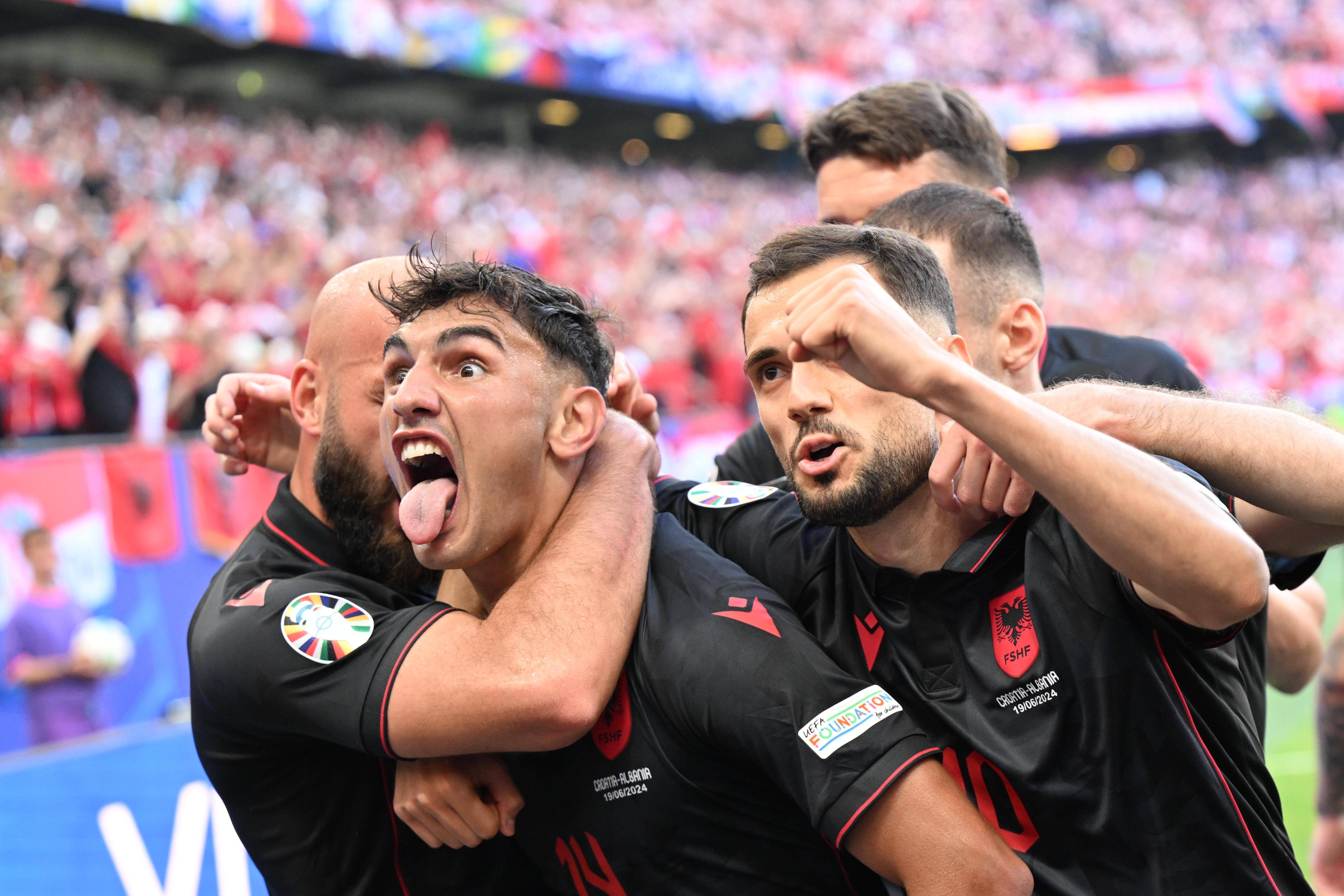 克罗地亚队硬战英格兰,引人注目 克罗地亚队硬战英格兰,引人注目