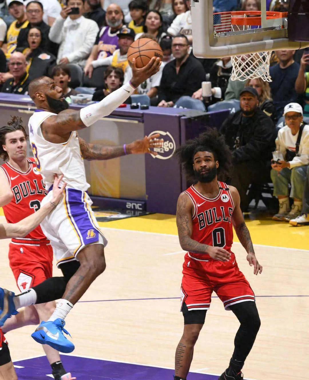 NBA大战湖人对阵火箭，胜利者将屹立巅峰的简单介绍