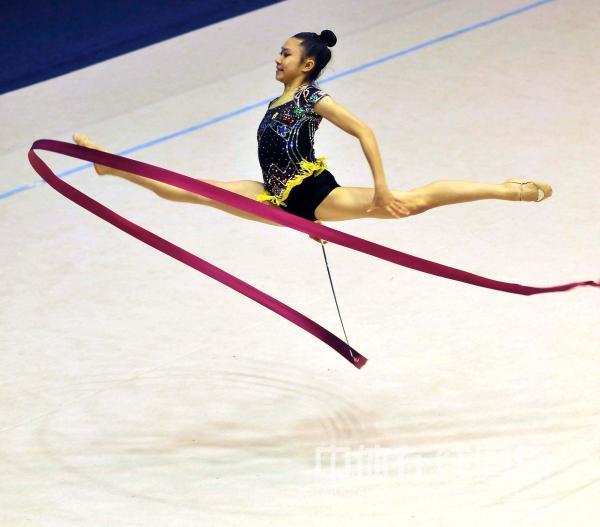 包含体操比赛精彩纷呈,选手们展现优雅与力量的词条 包含体操比赛精彩纷呈,选手们展现优雅与力量的词条