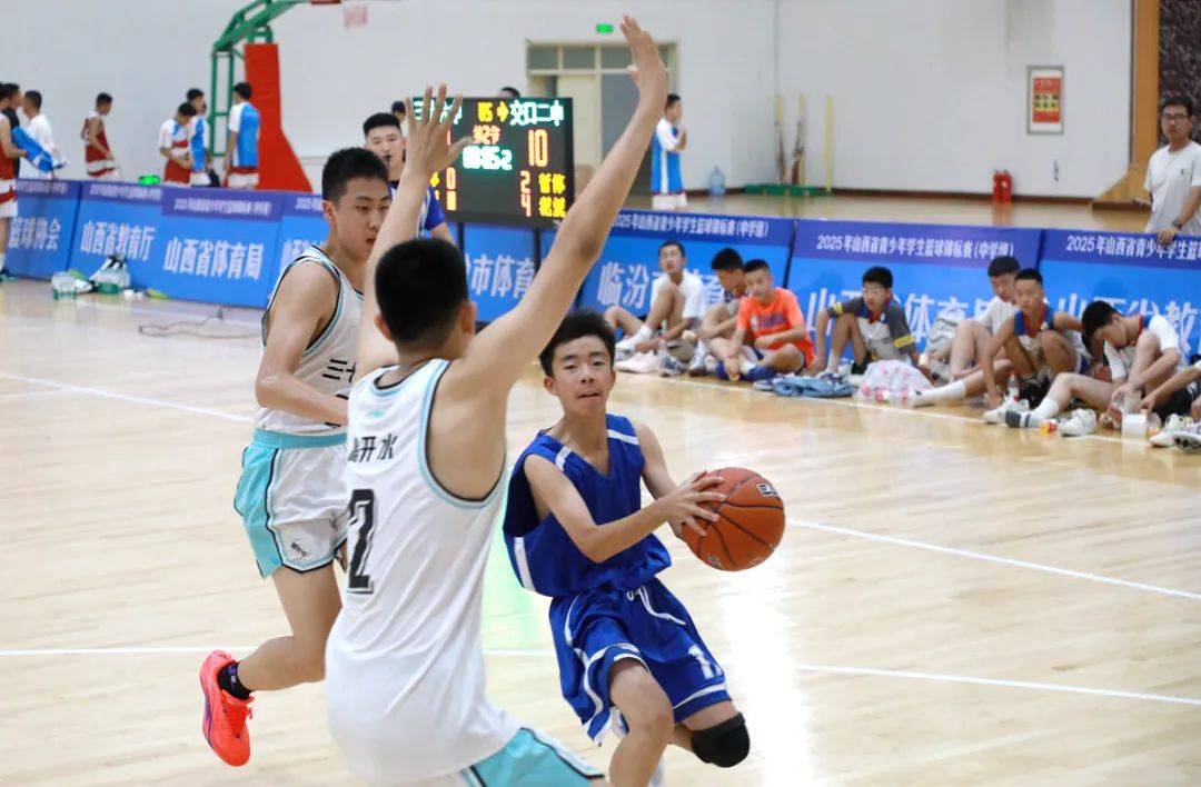 篮球青年锦标赛赛场精彩纷呈,新星异军突起的简单介绍 篮球青年锦标赛赛场精彩纷呈,新星异军突起的简单介绍