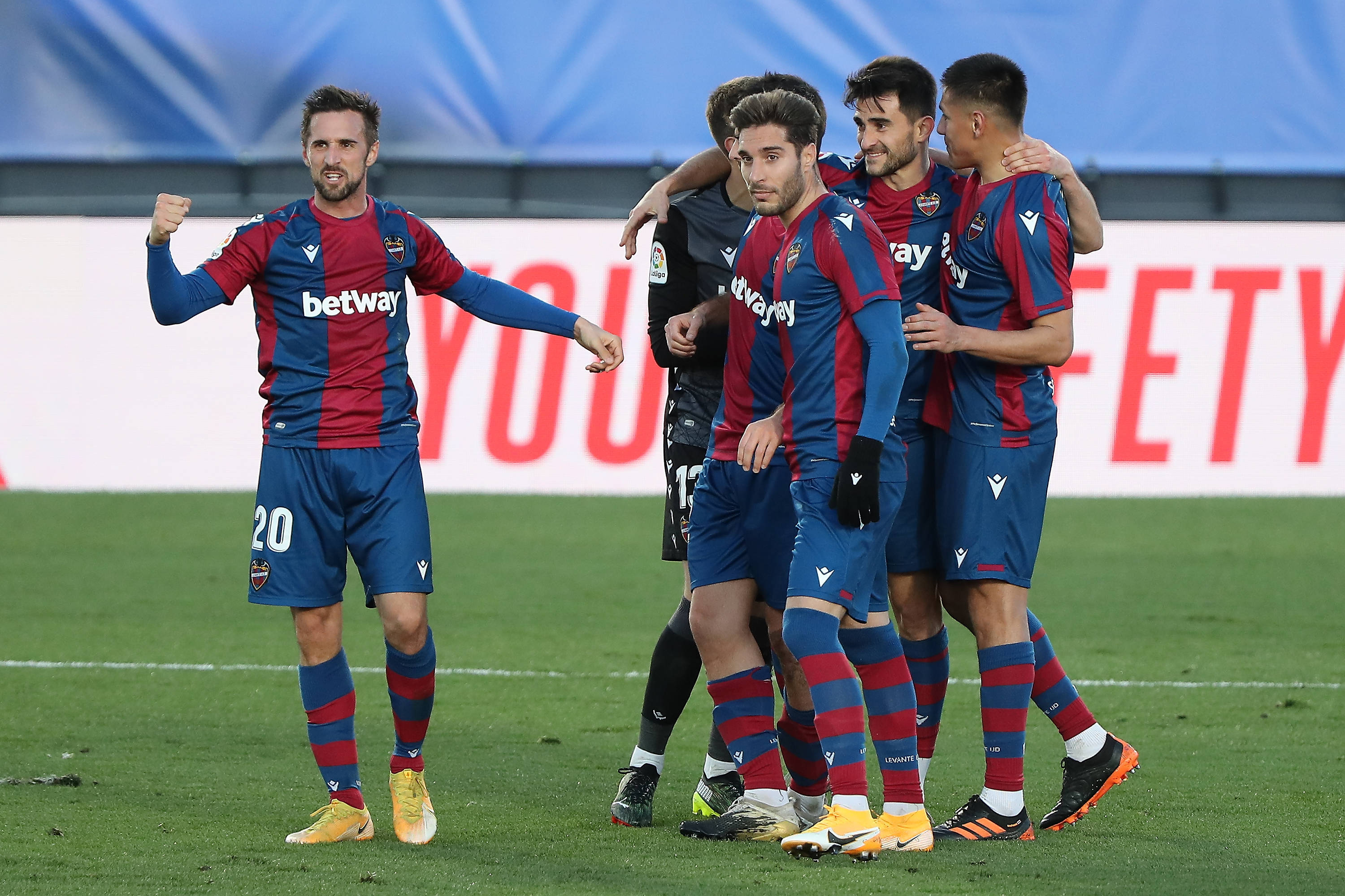 阿拉维斯取得胜利,积分榜上升 阿拉维斯取得胜利,积分榜上升