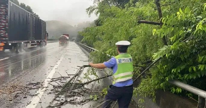包含欧锦赛预选赛今晚将掀起狂风暴雨的词条
