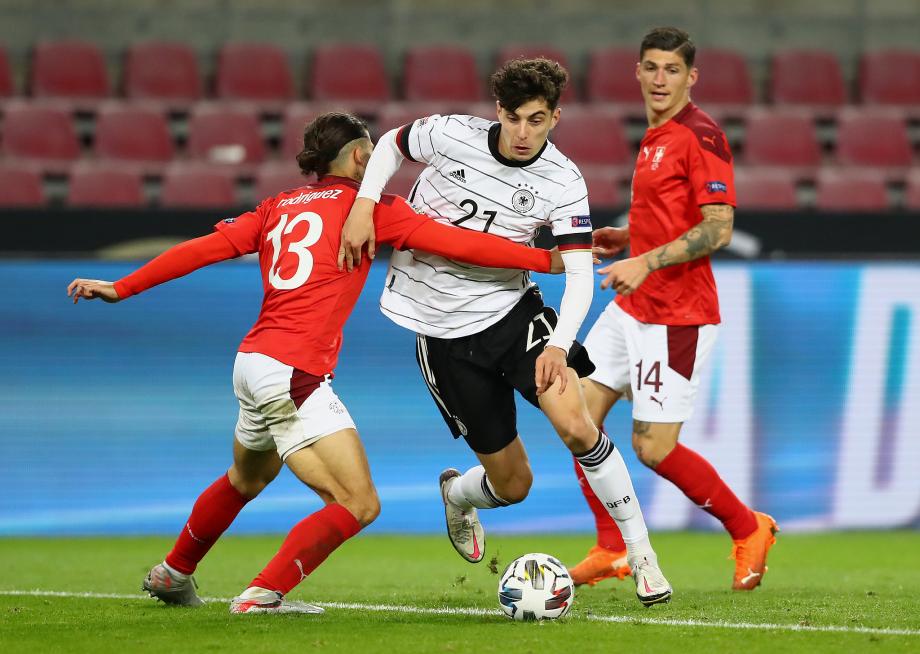 瑞士平德国,德比战激烈异常 瑞士平德国,德比战激烈异常