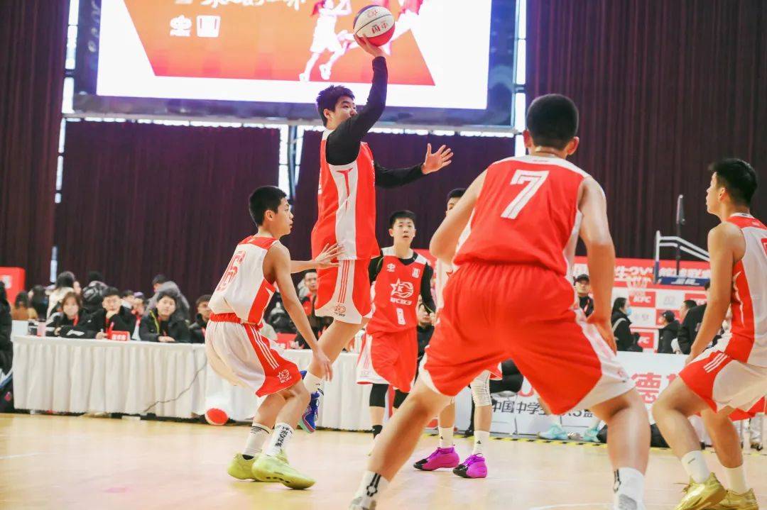 关于篮球比赛场上技艺如何,藏着精彩对决的信息 关于篮球比赛场上技艺如何,藏着精彩对决的信息