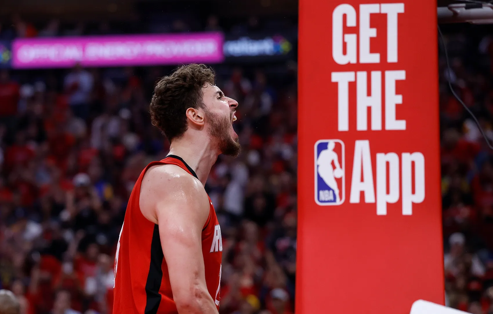 火箭大胜灰熊，波普砍下生涯新高，紧咬奇才