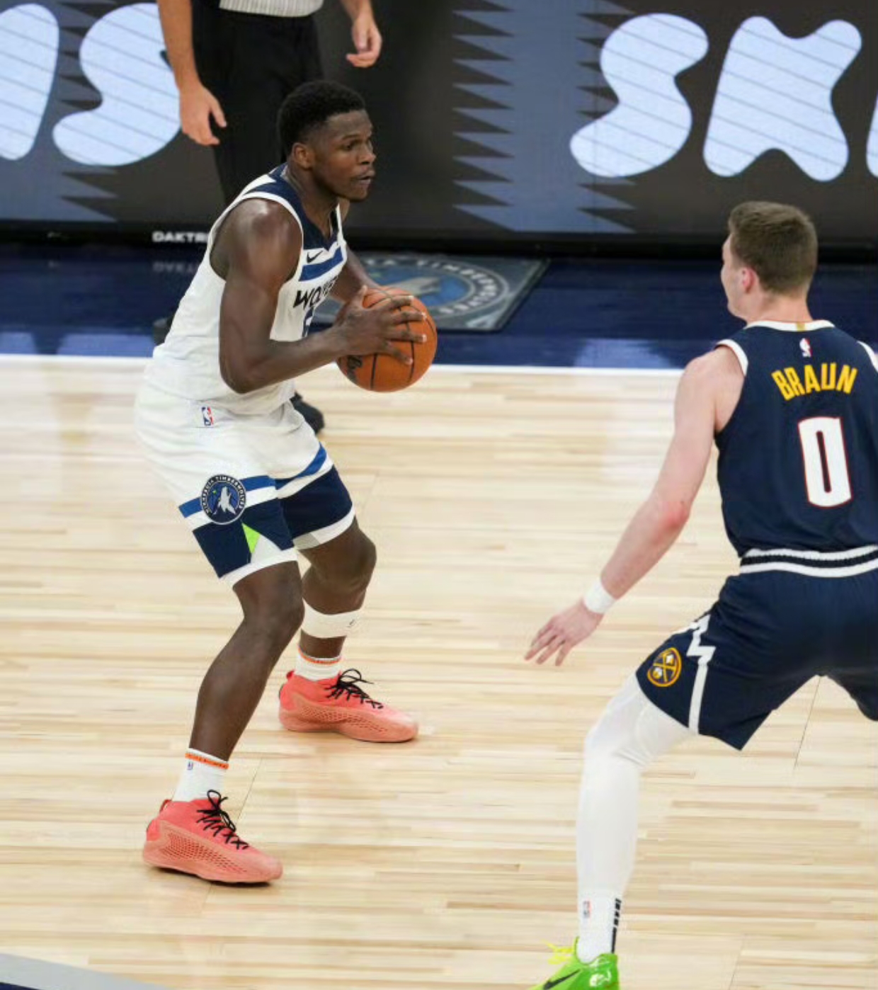 爵士客场不敌掘金,遭遇两连败 爵士客场不敌掘金,遭遇两连败