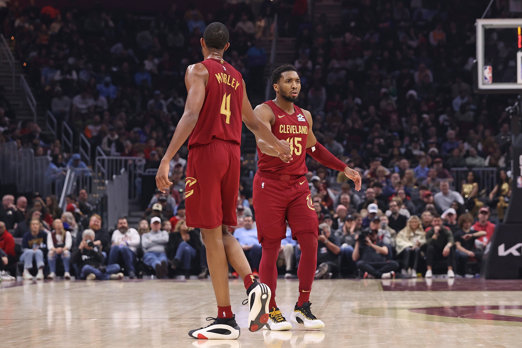 包含快船客场胜雄鹿,哈雷尔得分再下一城锁定胜局的词条 包含快船客场胜雄鹿,哈雷尔得分再下一城锁定胜局的词条