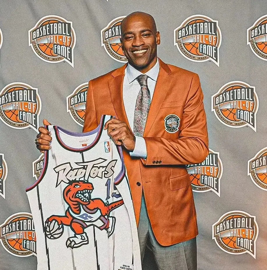 猛龙大胜灰熊,保持不败主场 猛龙大胜灰熊,保持不败主场