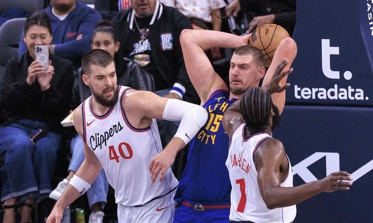 掘金轻松击败森林狼,取得胜利 掘金轻松击败森林狼,取得胜利