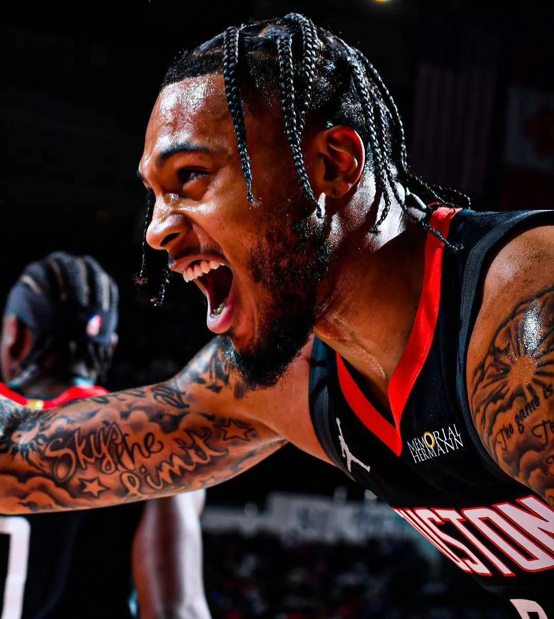 火箭在主场击败篮网,喜获胜利 火箭在主场击败篮网,喜获胜利