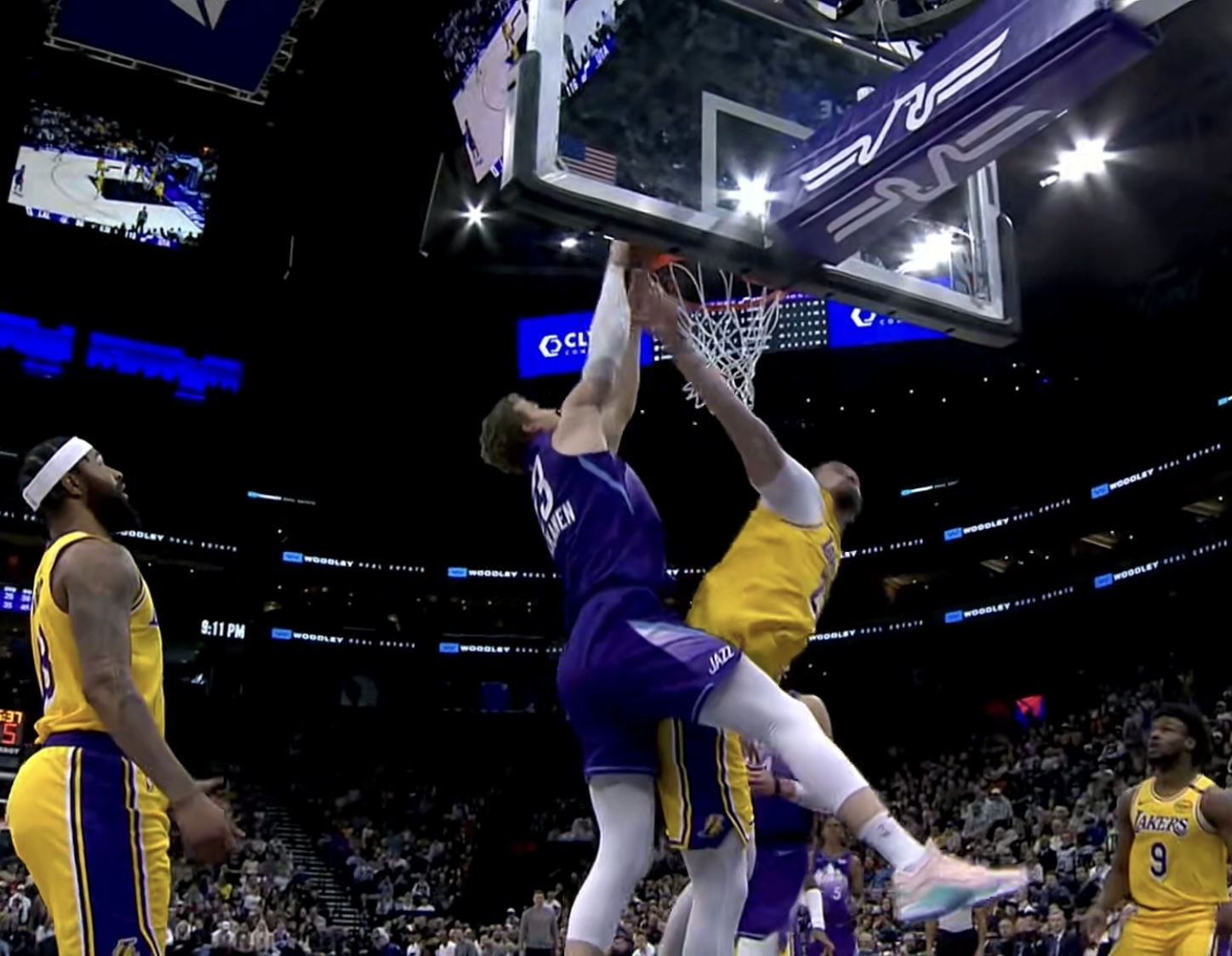 开拓者惨败爵士,客场吞下两连败 开拓者惨败爵士,客场吞下两连败