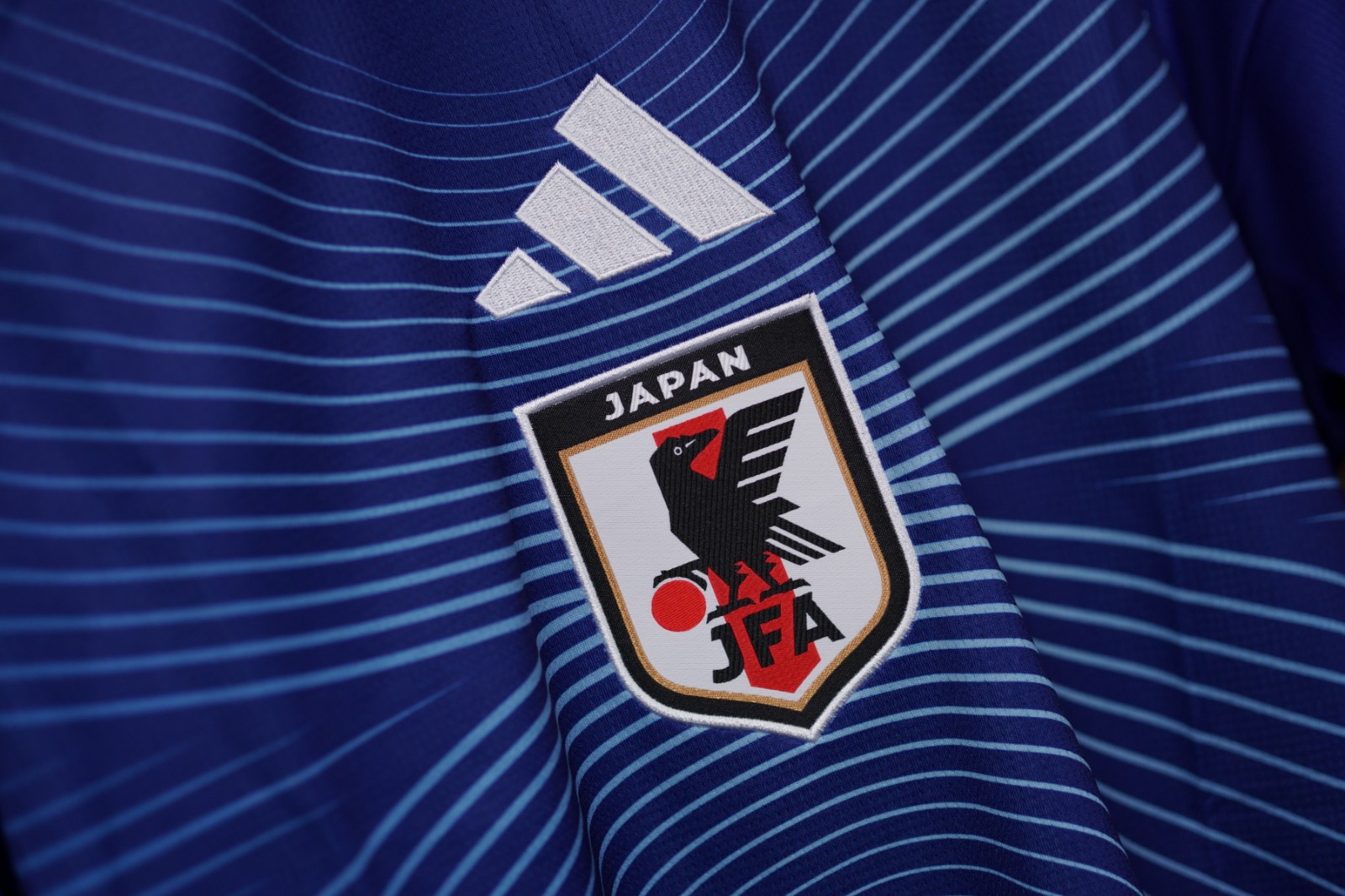 比利时联赛俱乐部宣布推出新赛季球衣设计 比利时联赛俱乐部宣布推出新赛季球衣设计