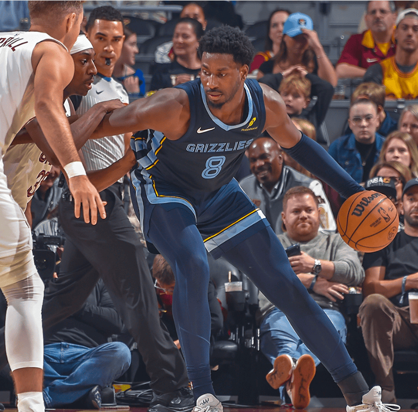 新疆队力克灰熊，米切尔统治全场的简单介绍